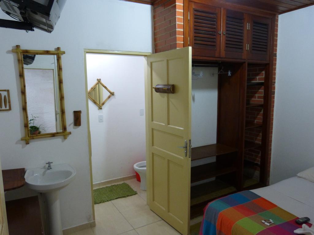 Suítes o Flautista Ubatuba Habitación foto